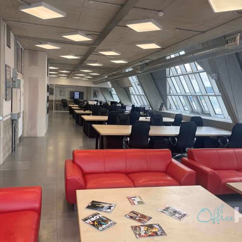 2 Appleby Yard, Greenwich Peninsula - Image 2