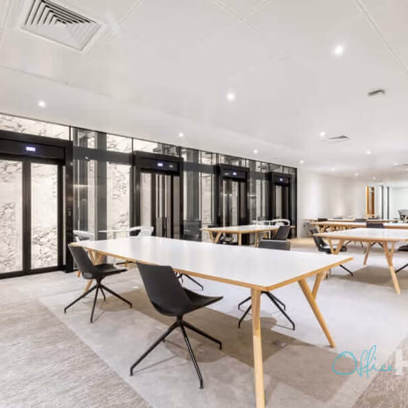 8 St James's Square, London - Image 2