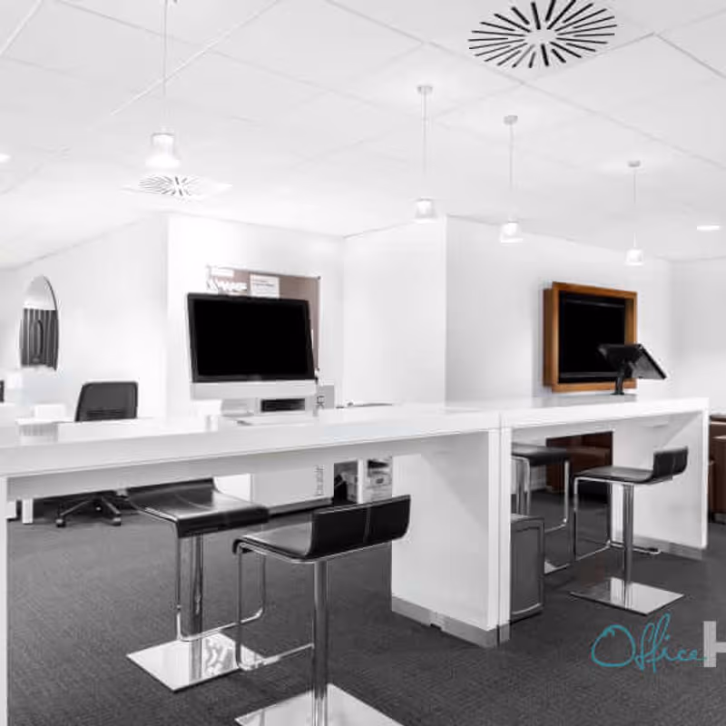 A355 Windsor Drive Beaconsfield Motorway Services Area M40 Junction 2, Beaconsfield - Image 8