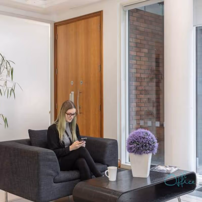 1 Farnham Road, Guildford - Image 3