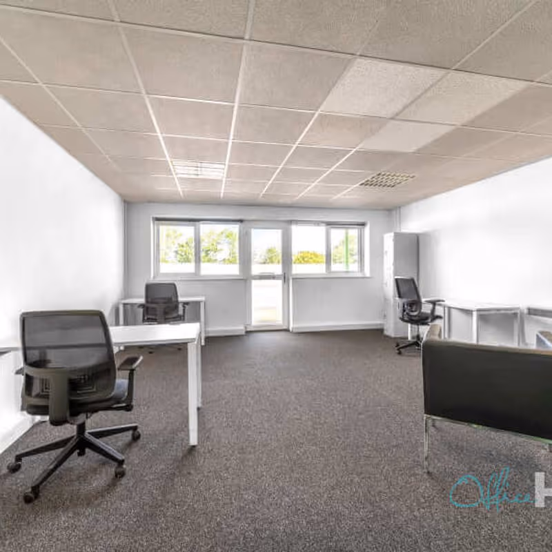 Waterbury Drive, Waterlooville - Image 4