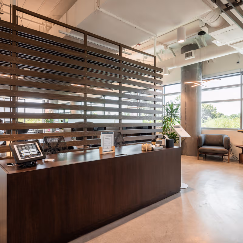 2801 E Camelback Rd, Phoenix - Image 3