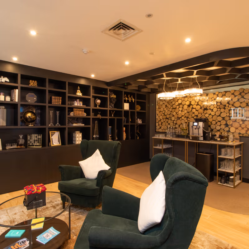 5 Jewry Street, Tower - Image 5