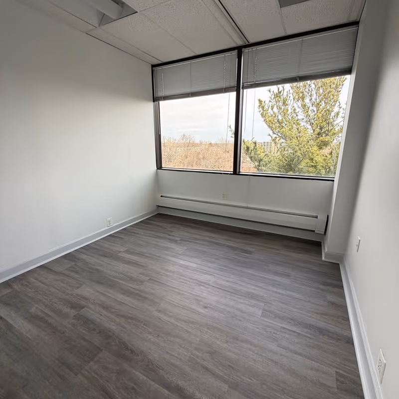 100 Lakeforest Boulevard, Gaithersburg - Image 10