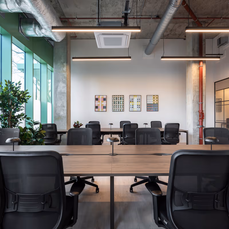 22 Ash Ave, London - Image 2