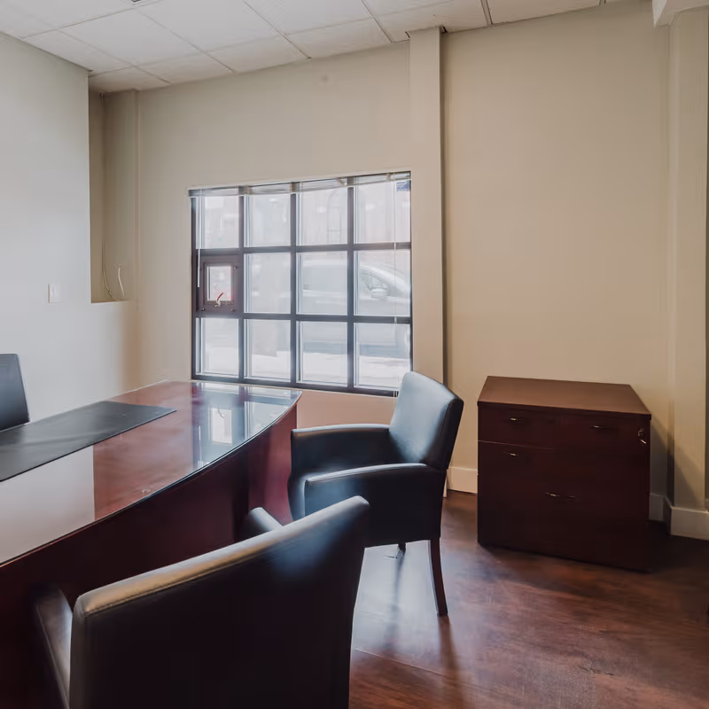 98-22 Metropolitan Avenue, Forest Hills - Image 4