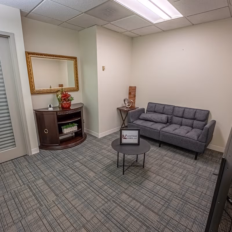 8320 Old Courthouse Rd, Vienna - Image 4