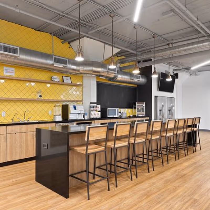 222 North Expressway 77/83, Brownsville - Image 2