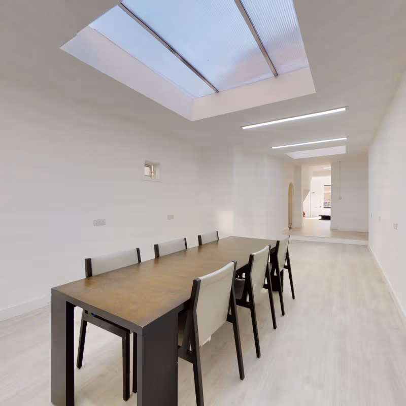 35 Eyre Street Hill, Greater London - Image 1