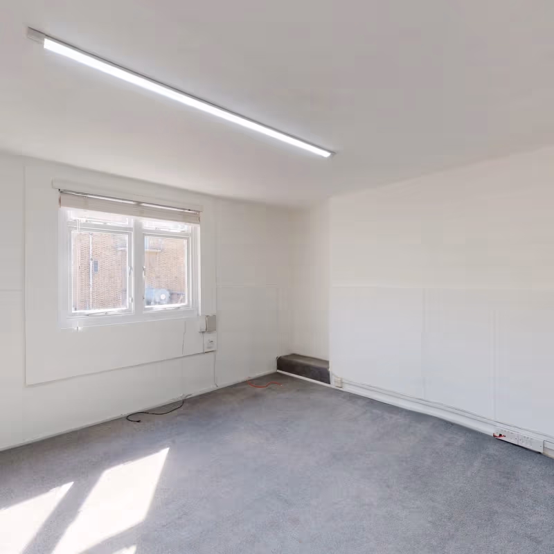 35 Eyre Street Hill, Greater London - Image 3