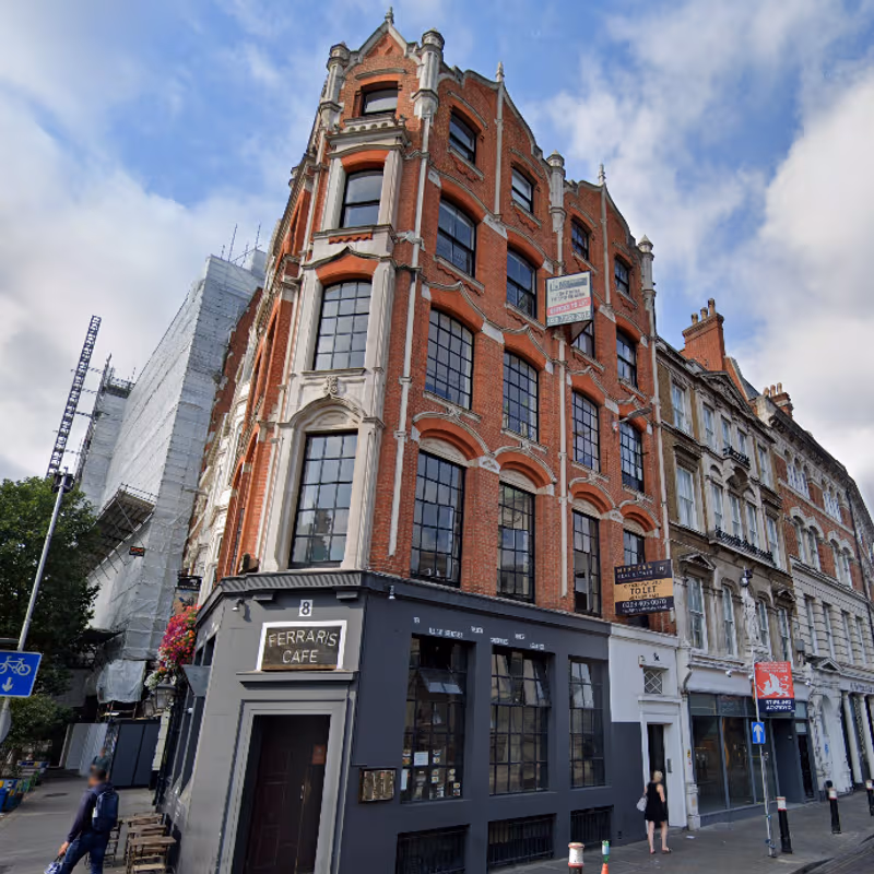 8A West Smithfield, Greater London - Image 10