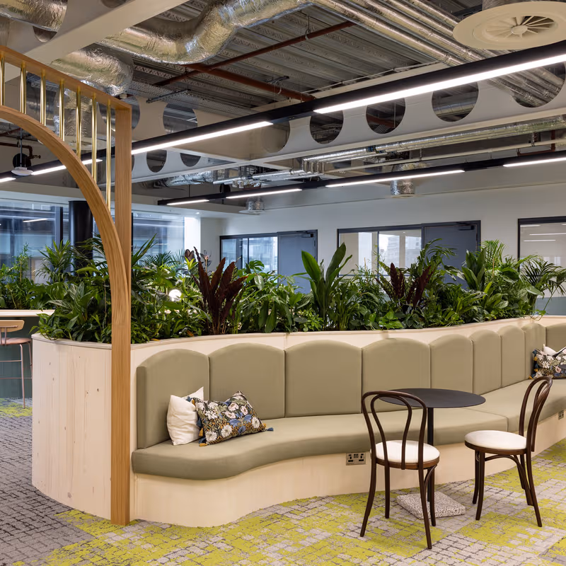 Cathedral Approach, Manchester - Image 4