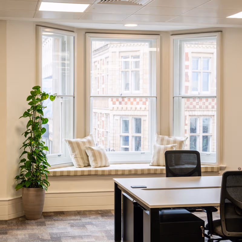 166 Piccadilly, St James's - Image 1