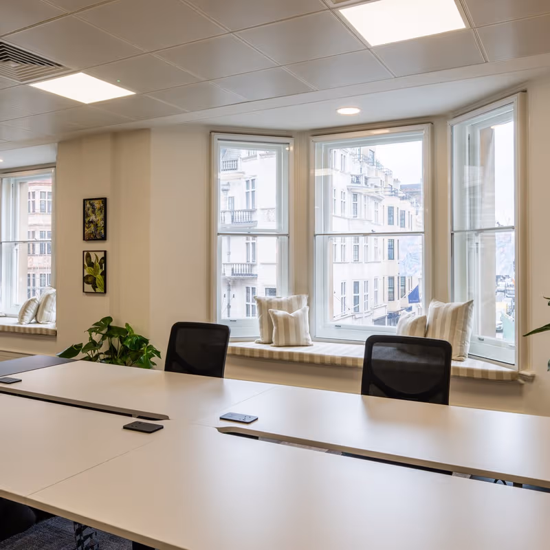 166 Piccadilly, St James's - Image 9