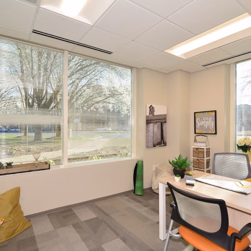 205 Van Buren St, Herndon - Image 2