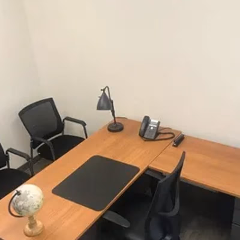 2 Burlington Woods Drive, Burlington - Image 2