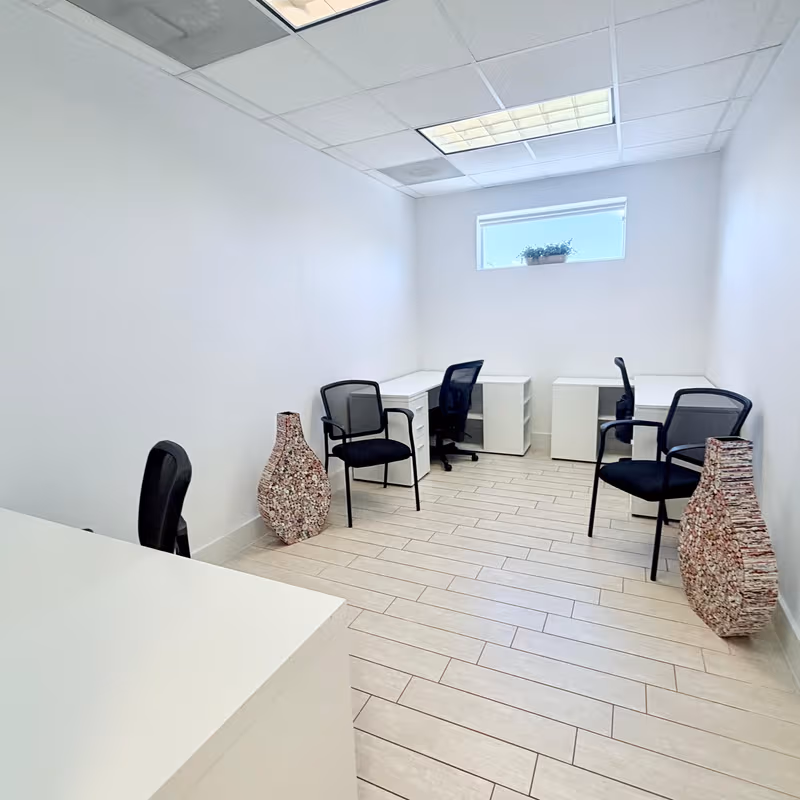 2719 Hollywood Boulevard, Hollywood - Image 4