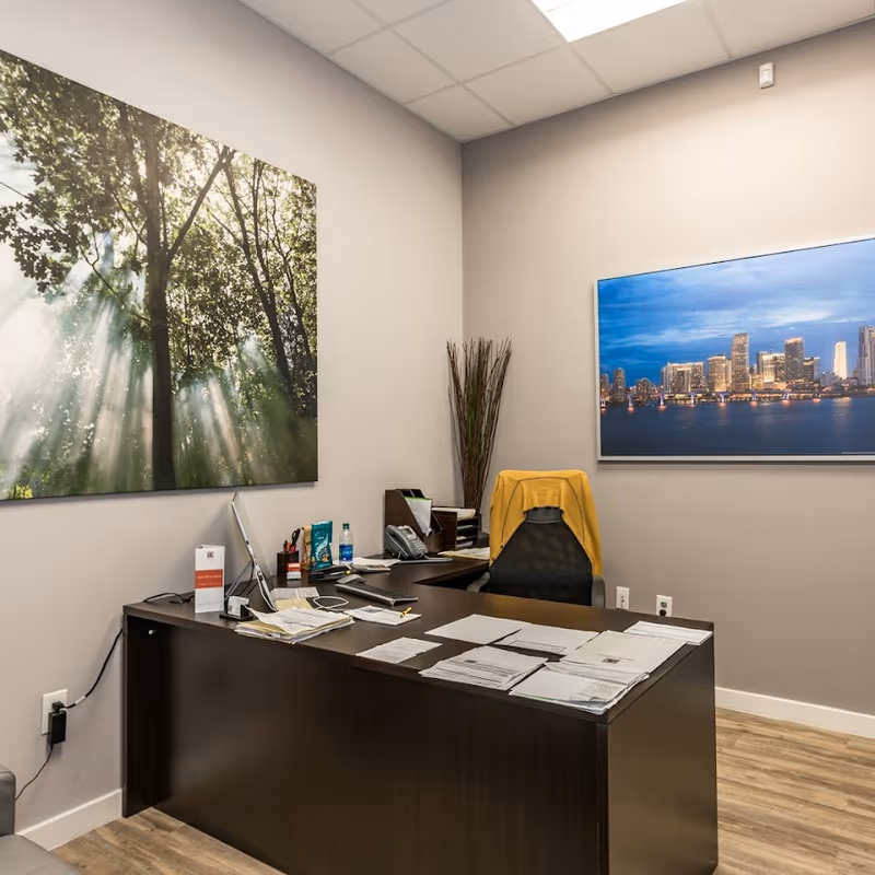 1946 Tyler St, Hollywood - Image 3