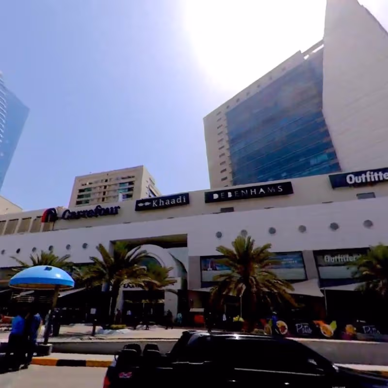 Executive Towers Dolmen Mall, Karachi - Image 1