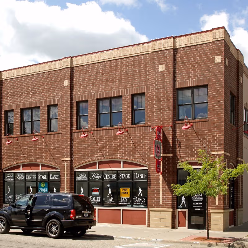 20721 Holyoke Ave, Lakeville - Image 4