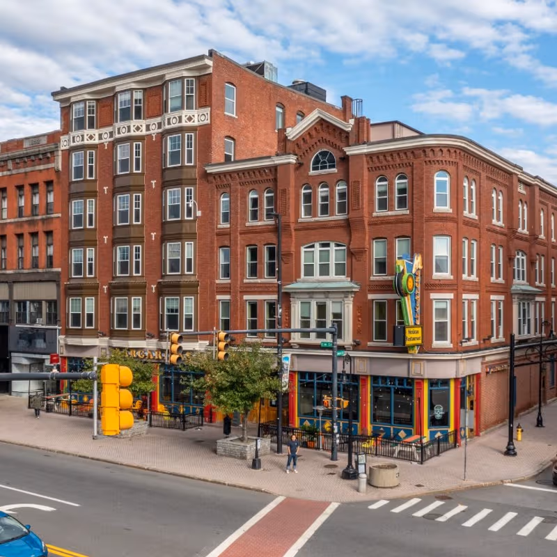 1037-1045 Elm Street, Manchester - Image 4