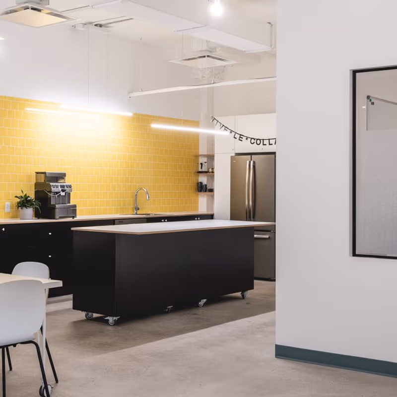 5800 Saint-denis St, Montreal - Image 2