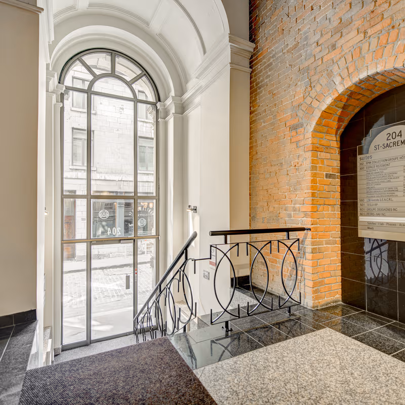 204 Rue Du Saint-sacrement, Montréal - Image 3