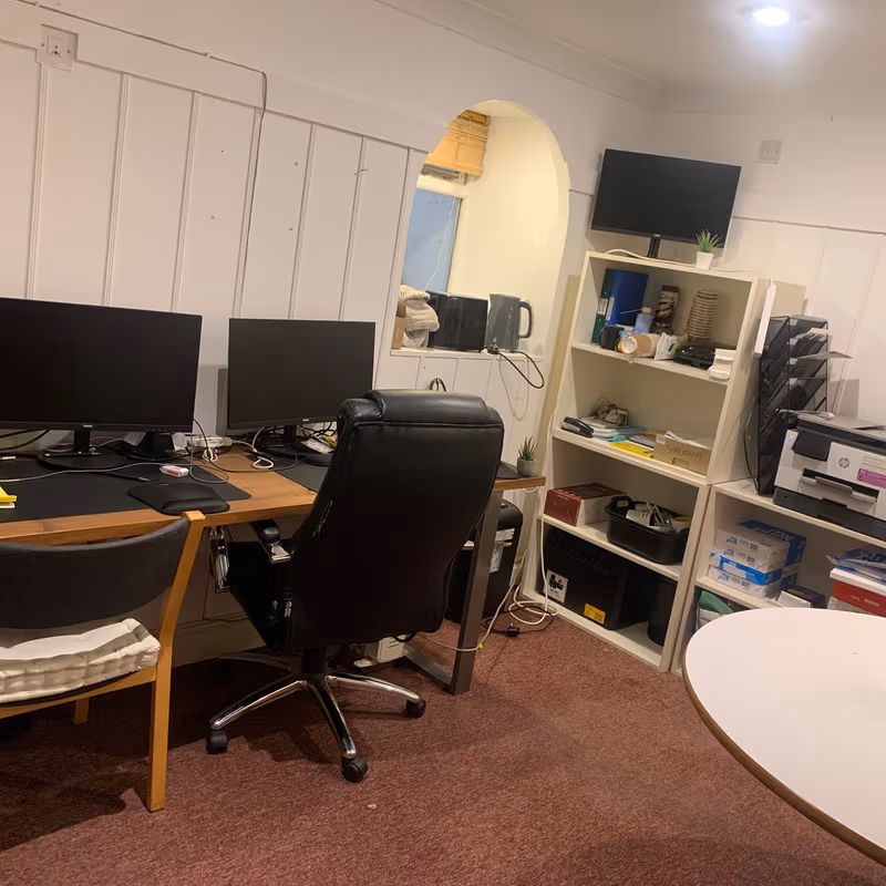 Ockham Road South, East Horsely - Image 6