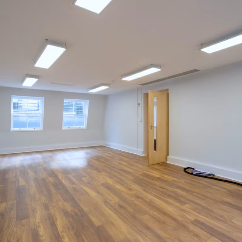 22-23 Widegate Street, Greater London - Image 2