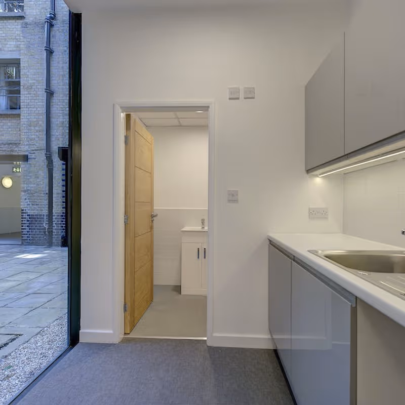6 Maguire Street, Greater London - Image 1