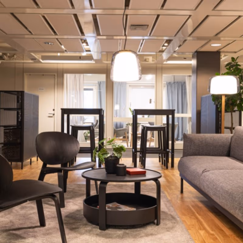 22 Svetsarvagen, Solna - Image 1