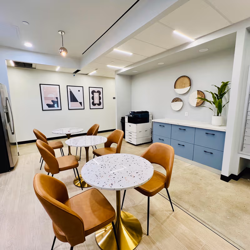 307 West 38th Street, New York - Image 1