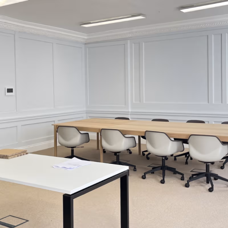 17 Albemarle St, London - Image 1