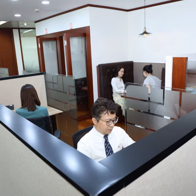 33 Hua Yuan Shi Qiao Road, Shanghai - Image 5