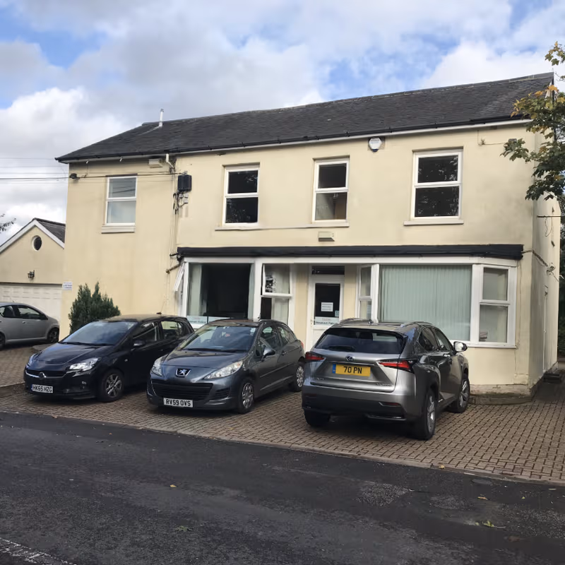 2 Tongham Road, Farnham - Image 4