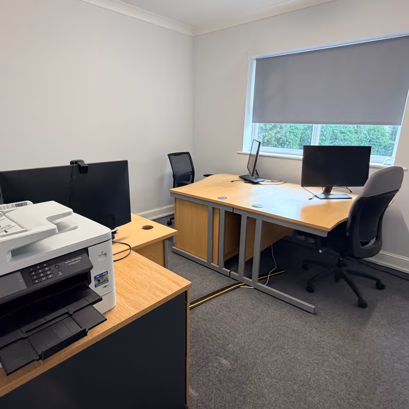 4 Tongham Road, Farnham - Image 7