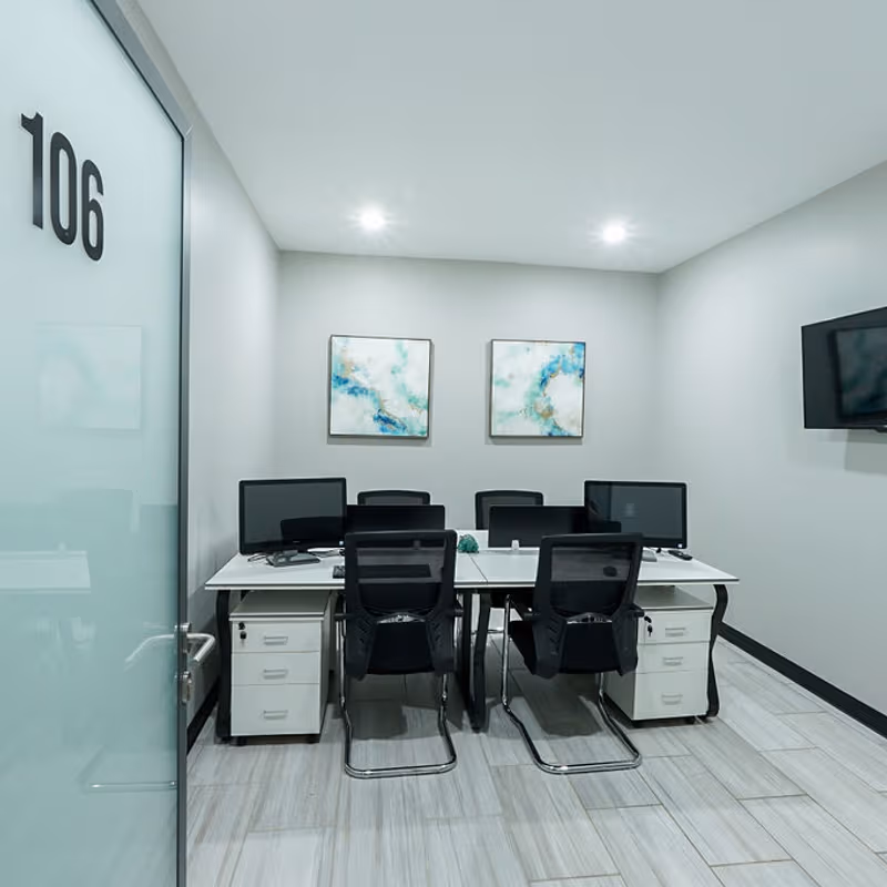 404 Airport Freeway, Bedford - Image 1