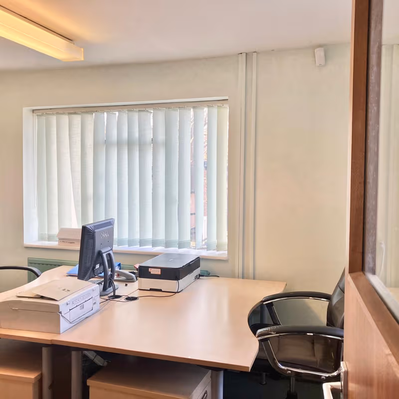 Palace Gates Bridge Road, London - Image 11