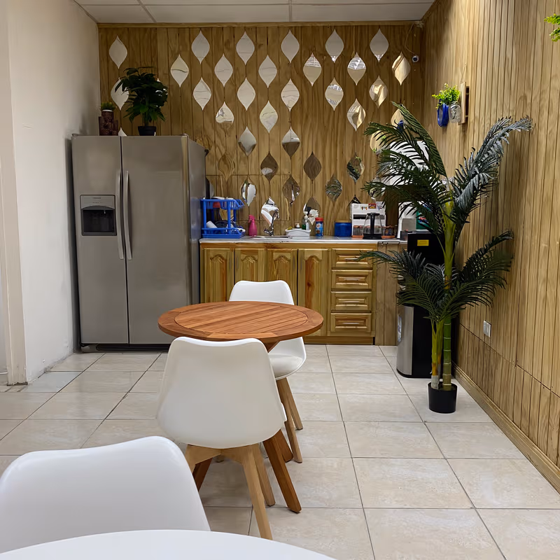 15-17 Half Way Tree Road, Kingston - Image 5