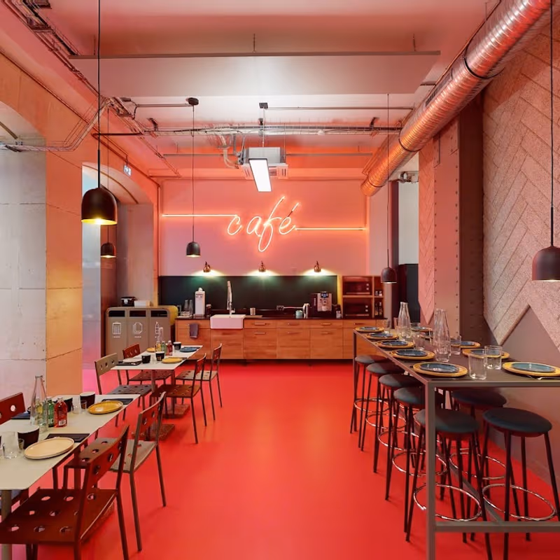 13 Rue Des Petits Hôtels, Paris - Image 8