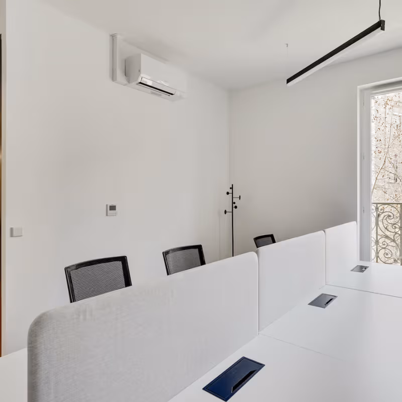 10 Av Franklin Delano Roosevelt, Paris - Image 1