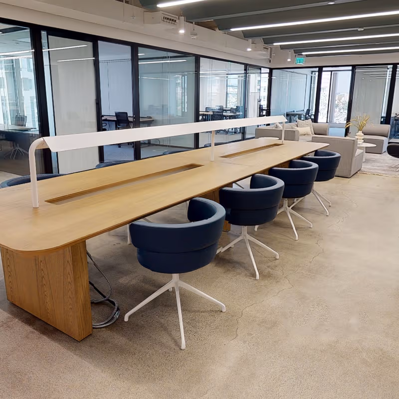 915 Wilshire Blvd, Los Angeles - Image 1