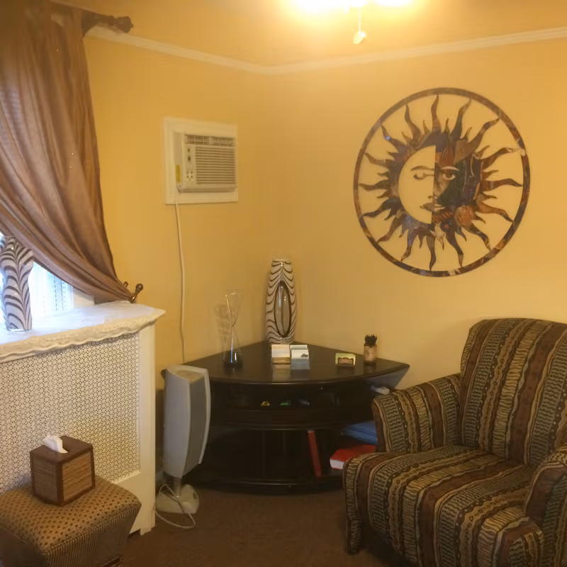 28 E Old Country Road, Hicksville - Image 7