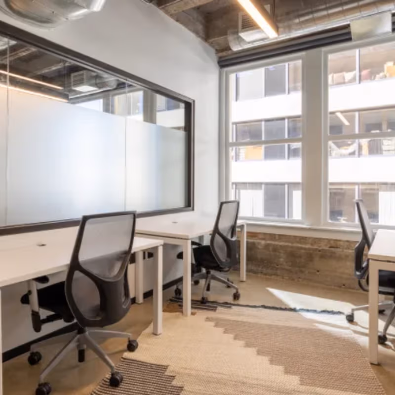 544 Lakeview Parkway, Vernon Hills - Image 3