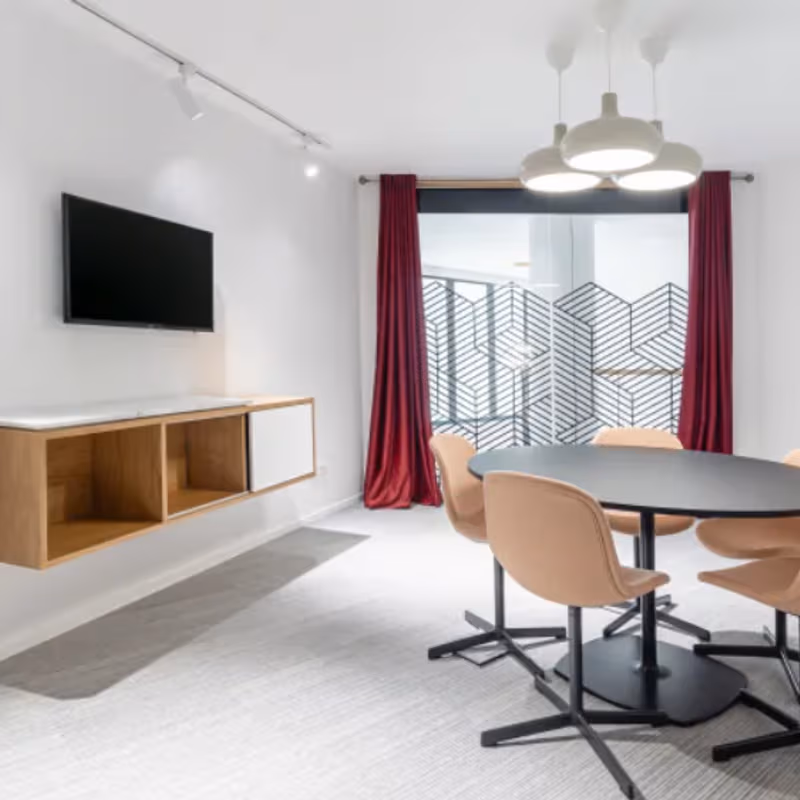 22 Bull St, Savannah - Image 1