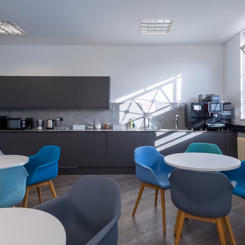 4 Queens Road, Wimbledon - Image 2