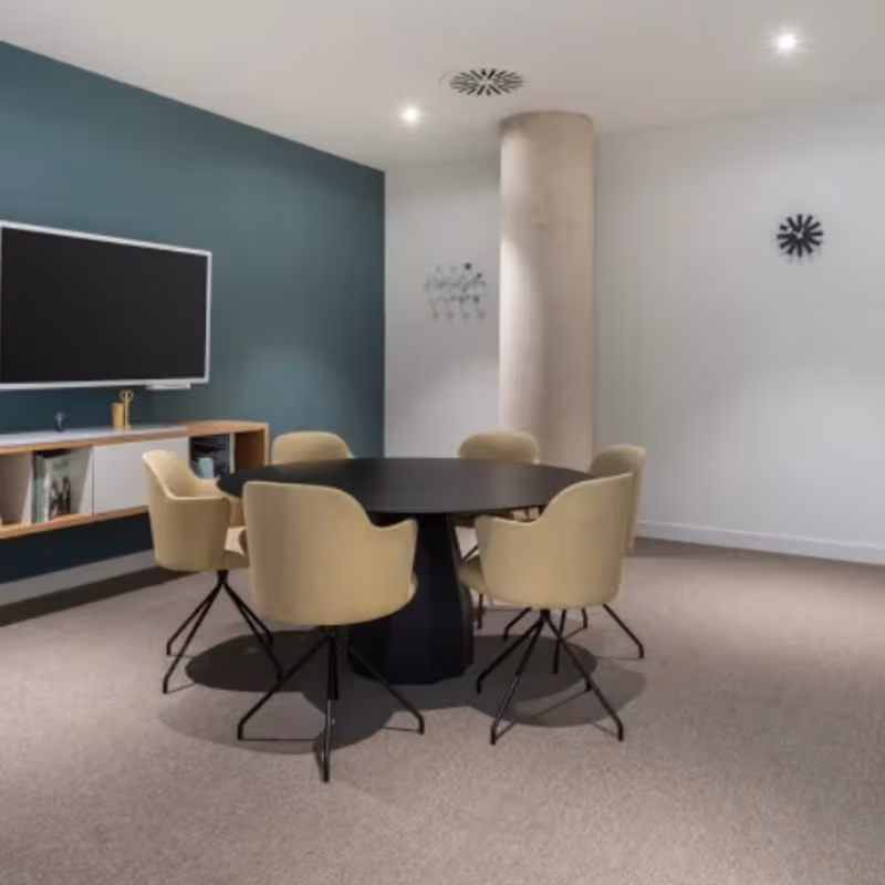 6160 Summit Dr N, Brooklyn Center - Image 2