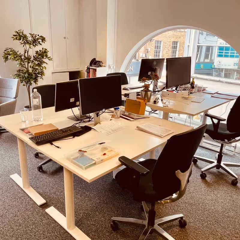 69 High Street, Berkshire - Image 5