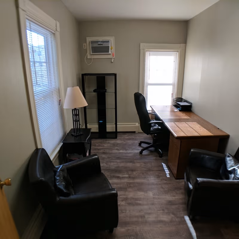 212 Coolidge Ave, Manchester - Image 2