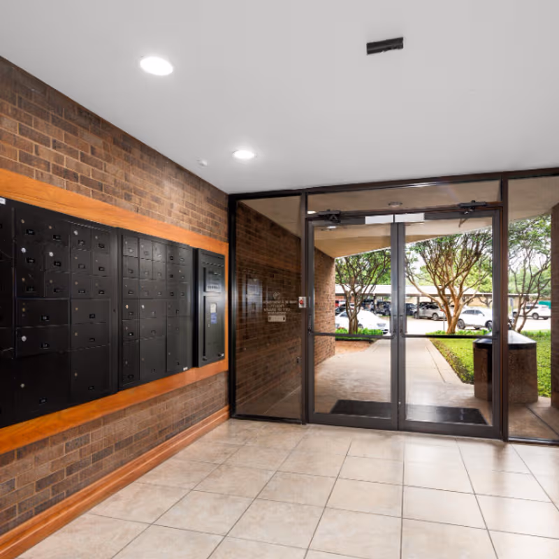 17000 Dallas Pkwy, Dallas - Image 4
